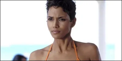 Pour quelle organisation travaille Jinx Johnson dans "Meurs un autre jour" ?