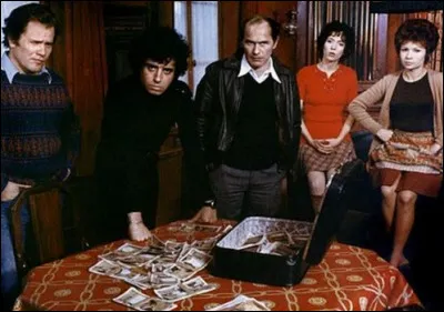 Une bande de copains d&eacute;soeuvr&eacute;s tentent un incroyable cambriolage : s'emparer d'une prestigieuse collection de bijoux expos&eacute;e dans la tour Nobel &agrave; la D&eacute;fense. Quel est ce film, qui r&eacute;unit Michel Bouquet, Serge Reggiani, Marcel Bozzuffi et Dany Carrel ?