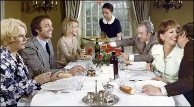 "Le Charme discret de la bourgeoisie", avec Fernando ReyDelphine Seyrig, Bulle Ogier Jean-Pierre Cassel, est un film de ...