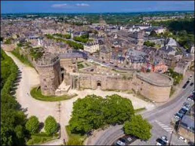 Dinan et Paimpol sont des villes du département :