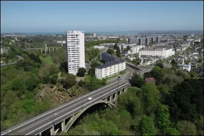 Sa préfecture est Saint-Brieuc :