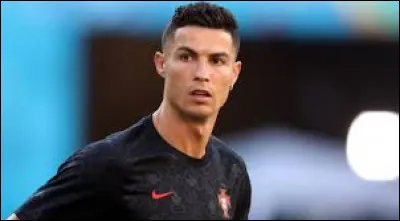 Cristiano Ronaldo est né le 5 février, de quel signe est-il ?