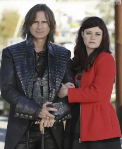 C’est son père qui l’a forcée à aller avec Rumplestilkin.