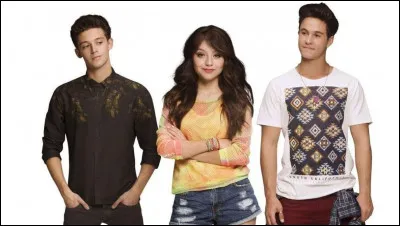 Qui est le premier garçon que Luna a embrassé ?