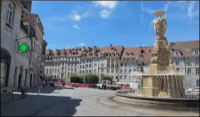 Revenons en France. Comment appelle-t-on les habitants de Besançon ?