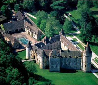 Vous pourrez y visiter le ch&acirc;teau de Bazoches :