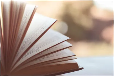 Trouvez-moi le dramaturge et poète français ayant écrit « Phèdre » :