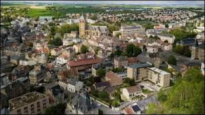 Rethel et Revin sont des villes du département :