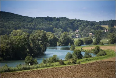 C'est le moins peuplé avec 184 000 habitants et une densité de 29 habitants/km² :