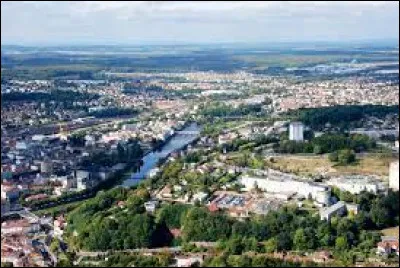 Sa préfecture est Epinal :