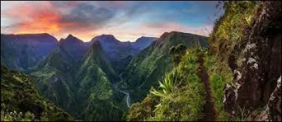 Dans quel océan l'île de la Réunion se situe-t-elle ?