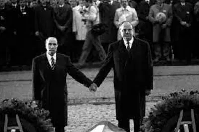 En quelle ann&eacute;e le couple franco-allemand Mitterrand-Kohl est-il n&eacute; ?