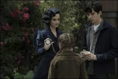 Qui est le r&eacute;alisateur du film "Miss Peregrine et les enfants particuliers" ?