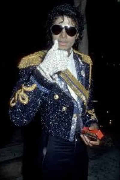 On peut entendre dans cette chanson, un rire diabolique.