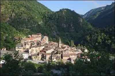 Je vous propose une balade dans le parc national du Mercantour, &agrave; Saint-Sauveur-sur-Tin&eacute;e. Village de la r&eacute;gion P.A.C.A., il se situe dans le d&eacute;partement ...