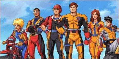 Quel animal m&eacute;canique accompagne une famille pour prot&eacute;ger le Terre du Docteur Scarab dans "Les Bioniques " ?