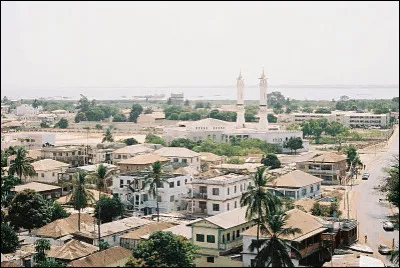 Quelle ville n'est pas en Iran mais en Irak ?