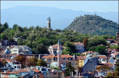 Quelle ville n'est pas en Ukraine mais en Bulgarie ?