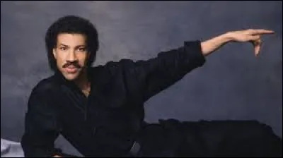 Qui interpr&egrave;te la chanson "All Night Long" ?