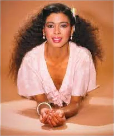 Qui chante "Flashdance... What a Feeling", chanson extraite de la bande originale du film "Flashdance" ?