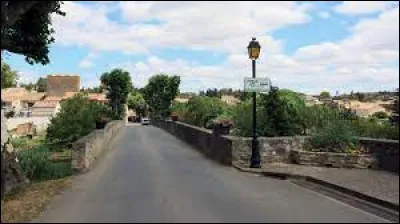 Village occitan dans l'aire d'attraction Carcassonnaise, Bagnoles se situe dans le d&eacute;partement ...