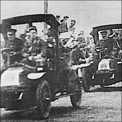 Comment a-t-on appel&eacute; les 1100 taxis r&eacute;quisitionn&eacute;s par l�arm&eacute;e fran&ccedil;aise en septembre 1914 pour transporter les troupes ?