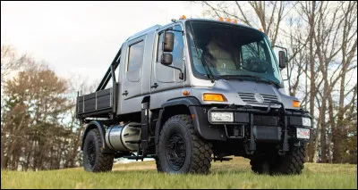 Mi-camion, mi-tracteur, cet utilitaire allemand qui se voulait être "un véhicule motorisé universel" peut en effet effectuer une grande variété de missions. Quel est le nom de cet étonnant véhicule ?