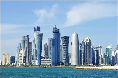 Quelle est cette ville, capitale du Qatar, située sur le golfe Persique, plus grand centre économique du pays ?