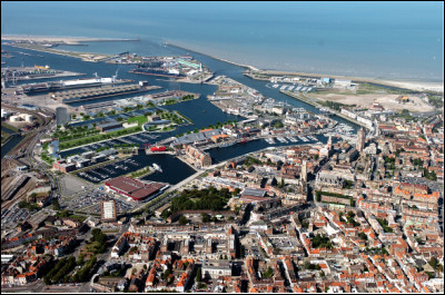 Quelle est cette ville française, cité de Jean Bart, troisième plus grand port maritime français, célèbre pour son Carnaval ?