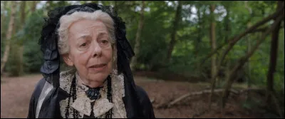 Pour terminer, comment se nomme cette vieille femme, traîtresse de son petit-fils ?