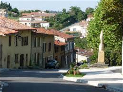 Village occitan, dans l'aire d'attraction Toulousaine, Issus se situe dans le département ...