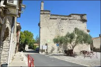 Petit tour en Occitanie, à Sainte-Croix-de-Quintillargues. Commune de l'aire d'attraction Montpelliéraine, elle se trouve dans le département ...