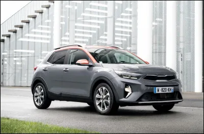 Contrairement à son cousin technique, son nom n'est pas à connotation péjorative mais à l'image qu'ont les VUS. Quel nom est apposé sur son coffre ?