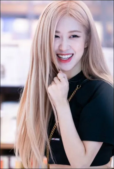 Qui est la plus jeune du groupe ?