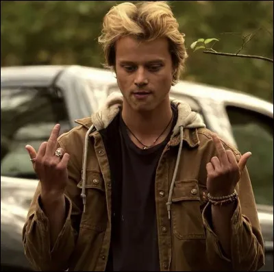 Comment JJ décide-t-il dappeler lîle dans laquelle ils ont atterri ?