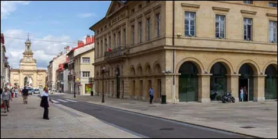 Pontarlier et Morteau sont des villes du département :