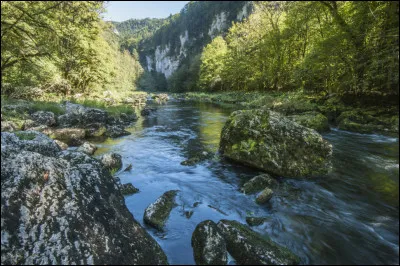 Il compte 543 000 habitants pour une densité de 103 habitants/km² :