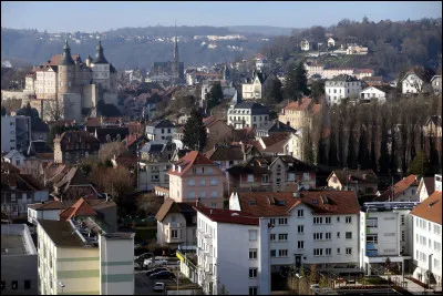 Montbéliard est la deuxième ville du département avec 25 800 habitants :