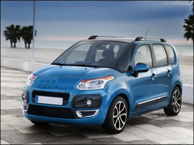 Avant 1984, il n'y avait pas beaucoup de choix quand il était question de véhicules familiaux. Renault a créé un nouveau marché en Europe avec son Renault Espace et de nombreux concurrents ont vu le jour. Parmi ces propositions, lequel correspond au modèle en illustration ?