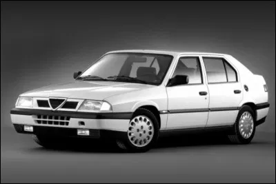 Parfois, les constructeurs automobiles rendent hommages à des personnalités liées à la marque ou à d'anciens modèles. Parmi les modèles listés, lequel correspond à celui en illustration ?