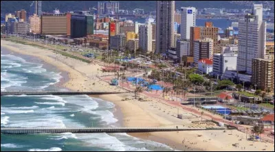 Quelle est est cette ville de 3,4 millions d'habitants, troisième plus grande ville d'Afrique du Sud, plus grand port du pays situé sur la côte de l'océan Indien ?