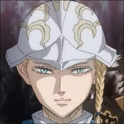 Comment s'appelle la capitaine de la Rose Bleue ?