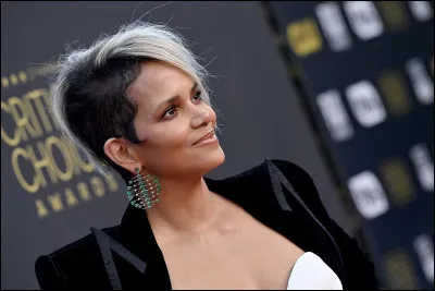 ... est une franchise avec l'actrice sur la photo.