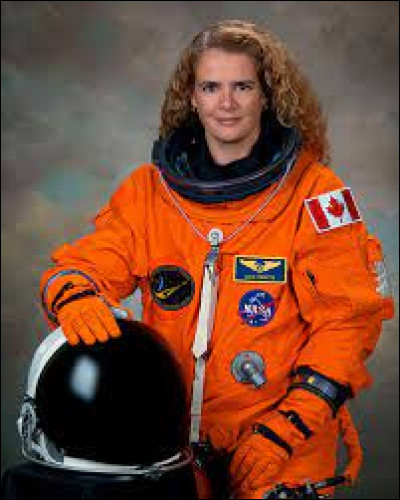 En quelle année Julie Payette est-elle allée dans l'espace ?