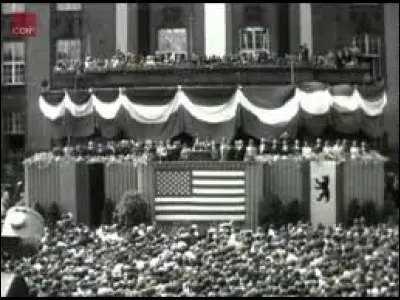 Qui a prononcé la célèbre phrase "Ich bin ein Berliner" en 1963 ?