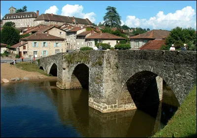Le village de Solignac, avec son abbaye et son vieux pont sur la Briance, se trouve dans le département :