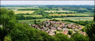 C'est le moins peuplé des quatre départements ; il a vu sa population diminuer de près de 30 000 habitants au cours des 40 dernières années ; elle est aujourd'hui de 172 000 habitants, avec une faible densité de 27,8 habitants/km² :