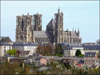 Sa préfecture est Laon :