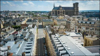 Reims est la ville la plus peuplée du département, avec 180 000 habitants :