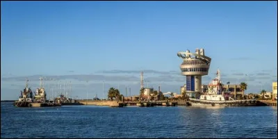 Dans quel pays se trouve le port de Damiette ?